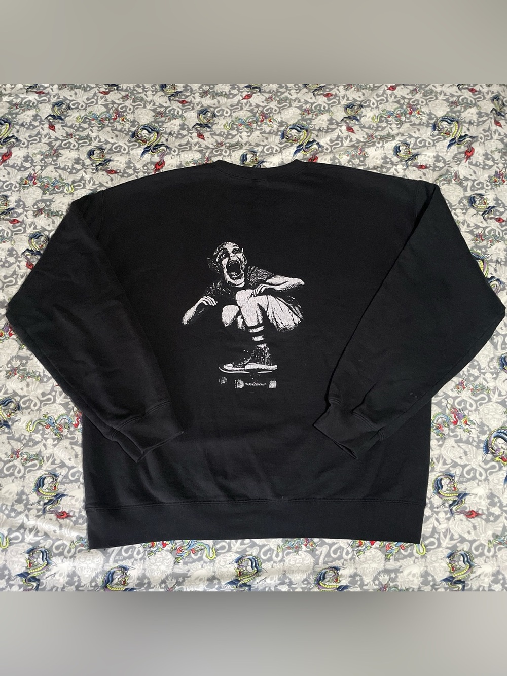 Skate and create Crewneck 
(RARE) 
Size large
